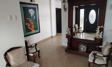 casa amplia de venta en portoviejo los mangos r/p