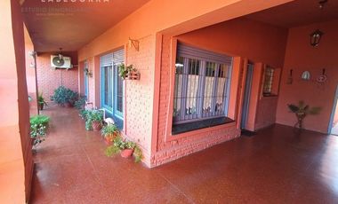 CHALET A METROS DEL MAR CON DEPARTAMENTO AL FONDO - ZONA CENTRO MAR DEL TUYU