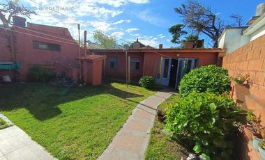 CHALET A METROS DEL MAR CON DEPARTAMENTO AL FONDO - ZONA CENTRO MAR DEL TUYU