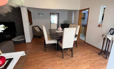 Renta Casa Para Familia Grande u Oficinas, en Calle de Acceso Controlado y Porton Electrico.