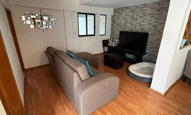 Renta Casa Para Familia Grande u Oficinas, en Calle de Acceso Controlado y Porton Electrico.