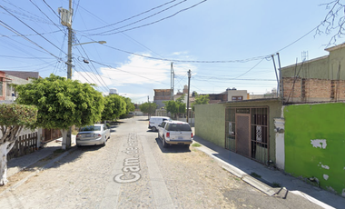 CASA EN VENTA EN BUENAS CONDICIONES. EL CAMPANARIO, CELAYA, GTO. REMATE BANCARIO