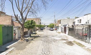 CASA EN VENTA EN BUENAS CONDICIONES. EL CAMPANARIO, CELAYA, GTO. REMATE BANCARIO