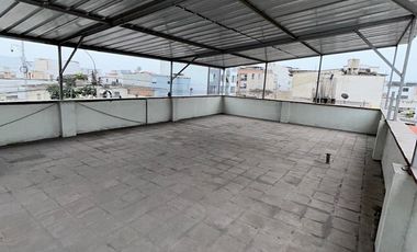 Las Gardenias Surco amplia casa en venta