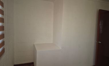 Arriendo casa con estacionamiento en sector Artificio, La Calera – 2 dormitorios y terraza