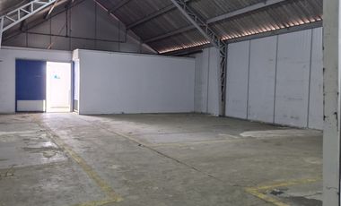 ARRIENDO BODEGAS CON GALPON AMPLIO Y SALA DE VENTAS