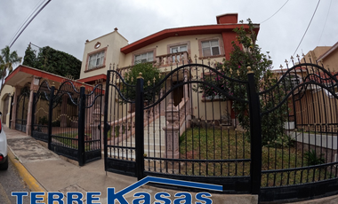 Casa Residencial en Venta en Guadalupe, en Privada Lomas de Bernárdez