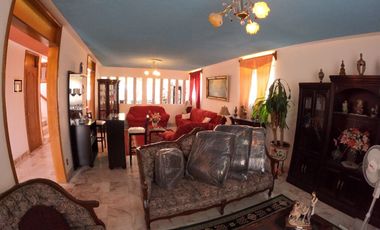 Casa Residencial en Venta en Guadalupe, en Privada Lomas de Bernárdez