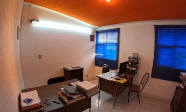 Casa Residencial en Venta en Guadalupe, en Privada Lomas de Bernárdez