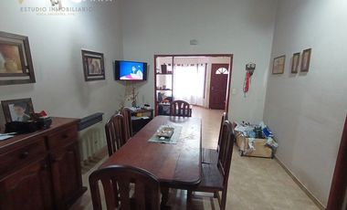 CHALET INDEPENDIENTE SOBRE AVENIDA