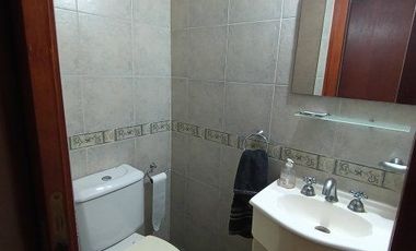 CHALET INDEPENDIENTE SOBRE AVENIDA