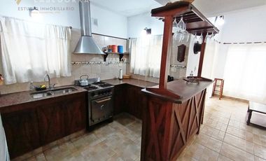 Casa Rodeada de Naturaleza - Costa del Este 1/2 Lote Propio