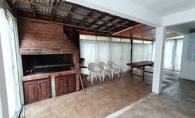 Casa Rodeada de Naturaleza - Costa del Este 1/2 Lote Propio