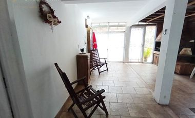 Casa Rodeada de Naturaleza - Costa del Este 1/2 Lote Propio