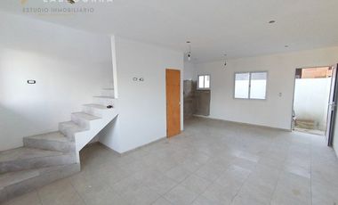 DUPLEX A ESTRENAR AL FRENTE - FACILIDADES DE PAGO 63 e/ 6 y 7