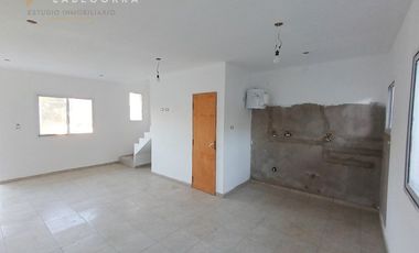 DUPLEX A ESTRENAR AL FRENTE - FACILIDADES DE PAGO 63 e/ 6 y 7