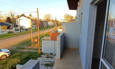 DUPLEX A ESTRENAR AL FRENTE - FACILIDADES DE PAGO 63 e/ 6 y 7