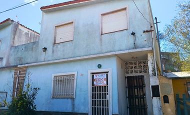 DEPARTAMENTO PLANTA BAJA - A 200 MTS DEL MAR