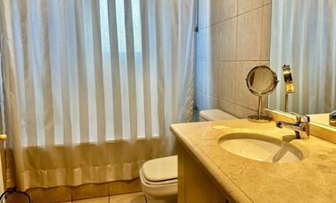 VENTA CASA PROVENZAL  IMPECABLE EN PIEDRA ROJA, 3D + PIEZA SERVICIO + TERRAZA TECHADA + QUINCHO, ¡A PASOS DEL COLEGIO SAN JOSÉ Y VERBO DIVINO!