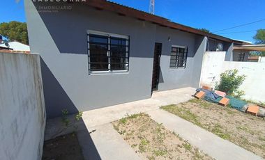 CHALE A ESTRENAR 1/2 LOTE PROPIO - 5 CUADRAS DEL MAR