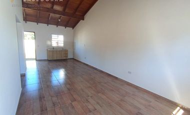 CHALE A ESTRENAR 1/2 LOTE PROPIO - 5 CUADRAS DEL MAR