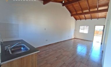 CHALE A ESTRENAR 1/2 LOTE PROPIO - 5 CUADRAS DEL MAR