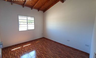 CHALE A ESTRENAR 1/2 LOTE PROPIO - 5 CUADRAS DEL MAR