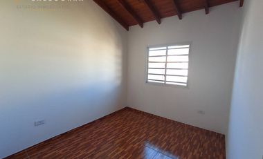 CHALE A ESTRENAR 1/2 LOTE PROPIO - 5 CUADRAS DEL MAR