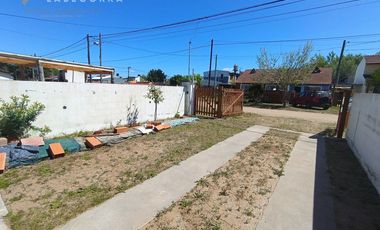 CHALE A ESTRENAR 1/2 LOTE PROPIO - 5 CUADRAS DEL MAR