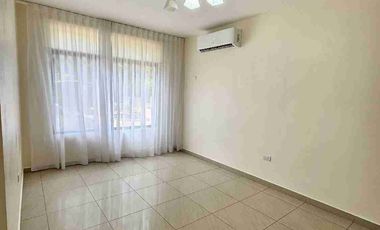 Bosques de la Costa : en alquiler moderna casa de 3 habitaciones con piscina y BBQ