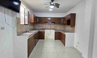 Bosques de la Costa : en alquiler moderna casa de 3 habitaciones con piscina y BBQ