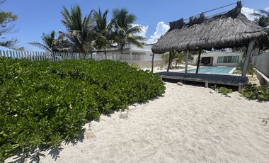 Casa de 1 planta, frente al mar en Chelem, Yucatán.