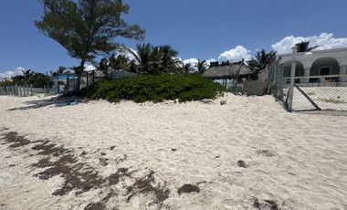 Casa de 1 planta, frente al mar en Chelem, Yucatán.