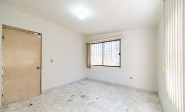 Oportunidad de Inversión, Propiedad en Venta Col Caracol T;221m2/C;330m2 , Monterrey