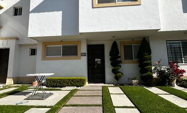 CASA AMUEBLADA EN RENTA, MUY CERCA DEL POLIFORUM Y DEL BLVD LOPEZ MATEOS FRACC. PORTAL LA LUZ