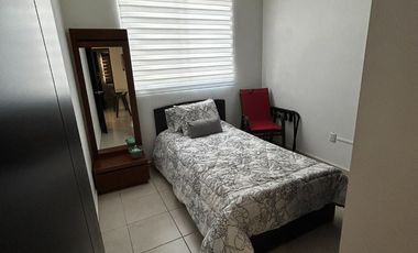 CASA AMUEBLADA EN RENTA, MUY CERCA DEL POLIFORUM Y DEL BLVD LOPEZ MATEOS FRACC. PORTAL LA LUZ