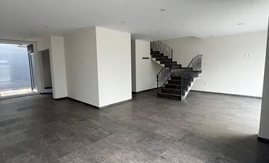 CASA EN RENTA EN ALTOZANO