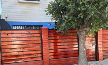 VENDE CASA EN CALLE LARGA