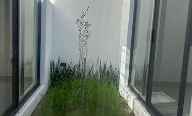 CASA EN VENTA EN XARAMA RESIDENCIAL