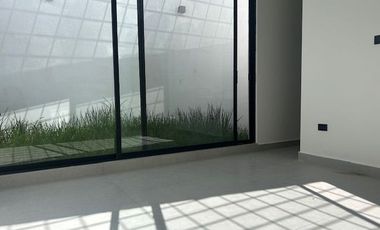 CASA EN VENTA EN XARAMA RESIDENCIAL