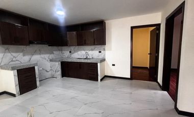 Venta de Casa en Cuenca, Sector Control Sur, Cerca del Colegio Borja