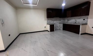 Venta de Casa en Cuenca, Sector Control Sur, Cerca del Colegio Borja