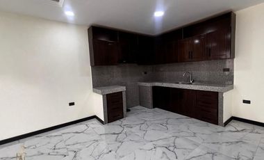 Venta de Casa en Cuenca, Sector Control Sur, Cerca del Colegio Borja