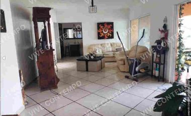 CASA SOLA EN VENTA CON ALBERCA EN JIUTEPEC, MOR.