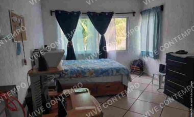 CASA SOLA EN VENTA CON ALBERCA EN JIUTEPEC, MOR.