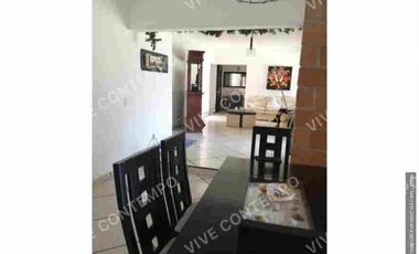 CASA SOLA EN VENTA CON ALBERCA EN JIUTEPEC, MOR.