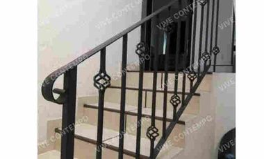 CASA SOLA EN VENTA CON ALBERCA EN JIUTEPEC, MOR.