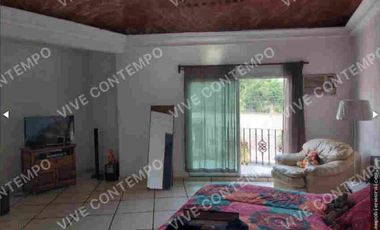 CASA SOLA EN VENTA CON ALBERCA EN JIUTEPEC, MOR.