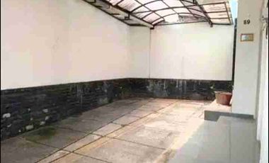 Disewakan Rumah 2 Lantai dkt Tol sinatupang