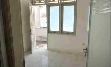 Disewakan Rumah 2 Lantai dkt Tol sinatupang